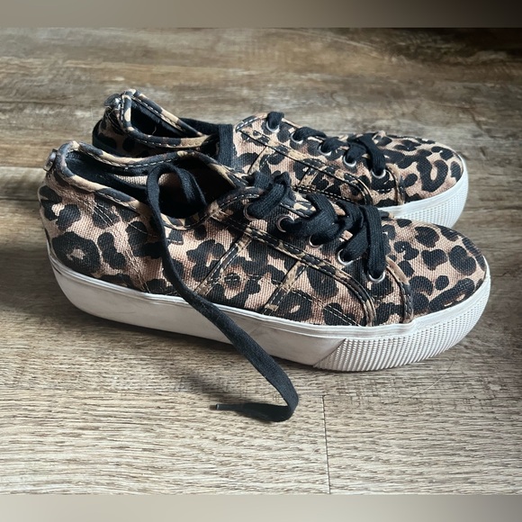 Steve Madden Emmi Platform Sneakers Animal Print - Picture 5 of 5